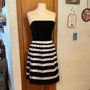 White House Black Market Strapless Dress- Size 6